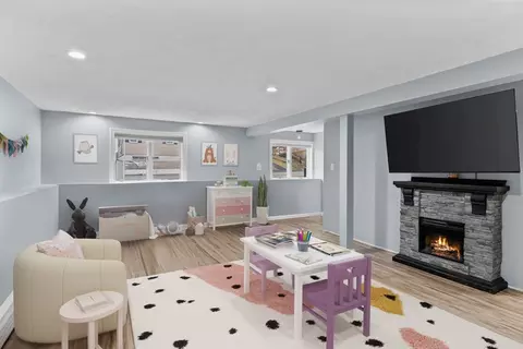 Living - 4 Pranker Rd, Saugus, MA 01906 photo 4 of 5