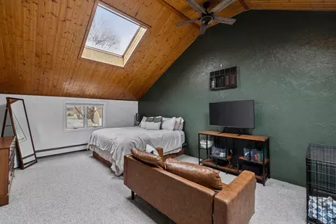 Bedroom - 4 Pranker Rd, Saugus, MA 01906 photo 6 of 8