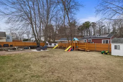 Exterior - 4 Pranker Rd, Saugus, MA 01906 photo 5 of 8