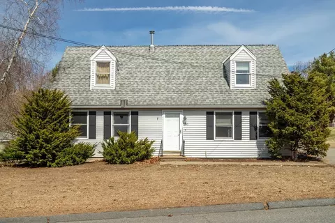 390 Johnny Appleseed Ln, Leominster, MA 01453