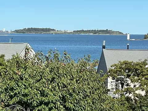14 Sloop Ln #85, Quincy, MA 02171