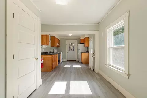 Entry Way - 1 Brightside Ave, Gloucester, MA 01930 photo 2 of 2