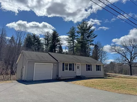 121 School St, Northfield, MA 01360