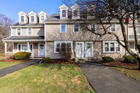 17 Merrimack Meadows Ln #17, Tewksbury, MA 01876
