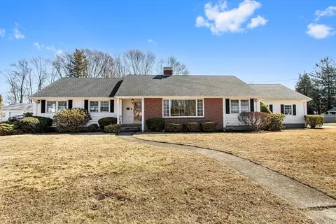 952 Prospect St, Somerset, MA 02726