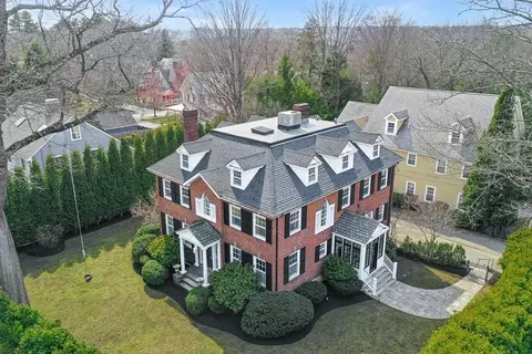 35 Lawson Rd, Winchester, MA 01890