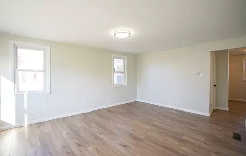 Living - 64 Cherokee Dr, Springfield, MA 01109 photo 1 of 3