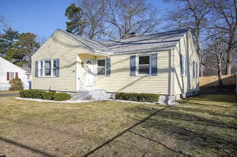Exterior - 64 Cherokee Dr, Springfield, MA 01109 photo 3 of 6
