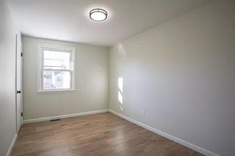 Bedroom - 64 Cherokee Dr, Springfield, MA 01109 photo 2 of 2