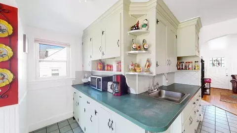 Kitchen - 6 Everett St, Avon, MA 02322 photo 3 of 4