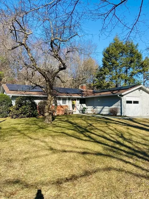 5 Birchwood Rd, Worcester, MA 01609