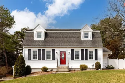 93 N Triangle Dr, Plymouth, MA 02360