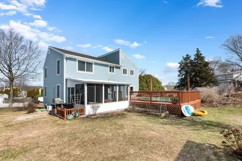 Exterior - 3 Breezy Point Rd, Gloucester, MA 01930 photo 5 of 6