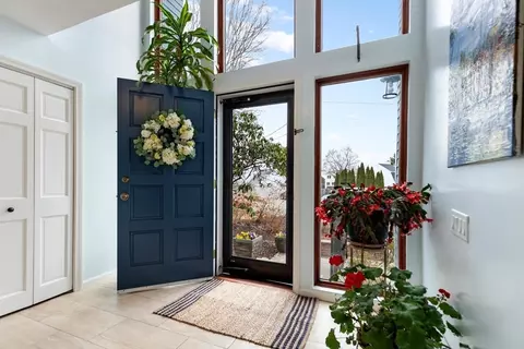 Entry Way - 3 Breezy Point Rd, Gloucester, MA 01930 photo 1 of 4