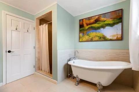Bath - 3 Breezy Point Rd, Gloucester, MA 01930 photo 2 of 3