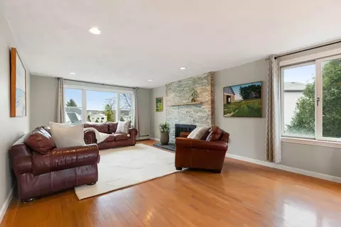 Living - 3 Breezy Point Rd, Gloucester, MA 01930 photo 2 of 2