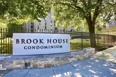 33 Pond Ave #405, Brookline, MA 02445