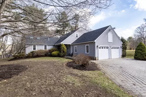 2 Dean St, Easton, MA 02375