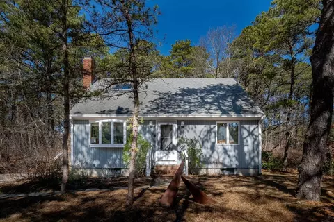 125 Governor Foss Dr, Wellfleet, MA 02667