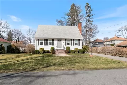32 Woodlawn Ave, Haverhill, MA 01835