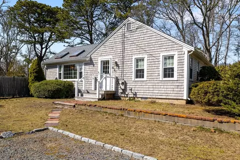 98 Forest St, Harwich, MA 02645