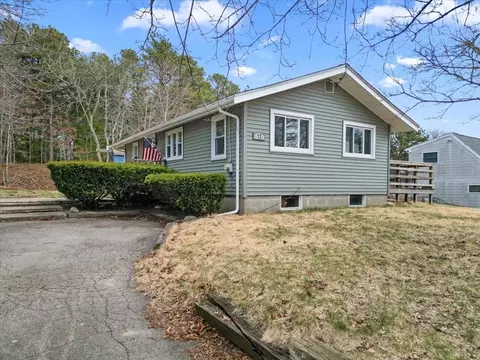 12 Wind Rose Ln, Plymouth, MA 02360