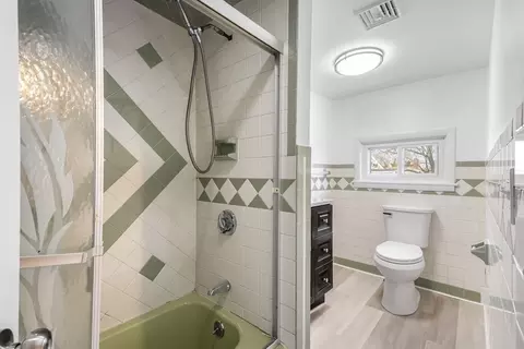 Bath - 528 Eastern Ave, Fall River, MA 02723 photo 2 of 4