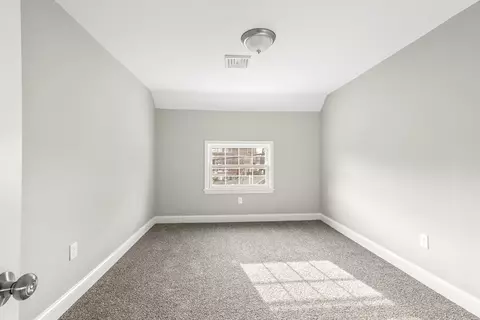 Bedroom - 528 Eastern Ave, Fall River, MA 02723 photo 3 of 9