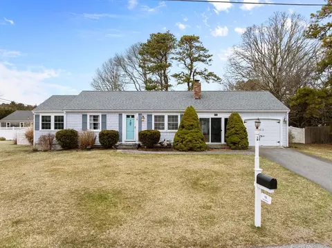 18 Snow Brook Rd, Yarmouth, MA 02673