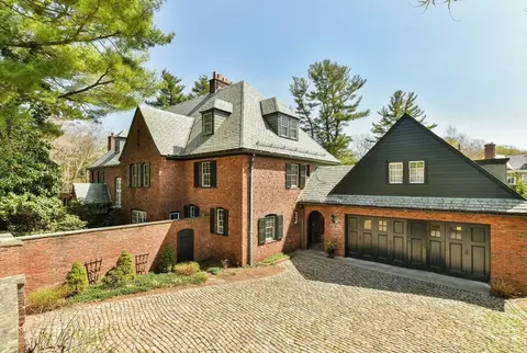 372 Warren St, Brookline, MA 02445