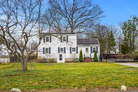 77 Cushing Rd, Milton, MA 02186 photo 2