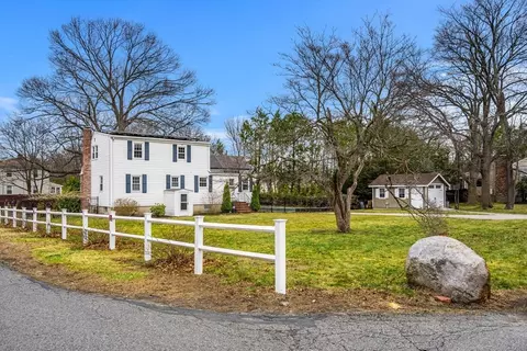 77 Cushing Rd, Milton, MA 02186