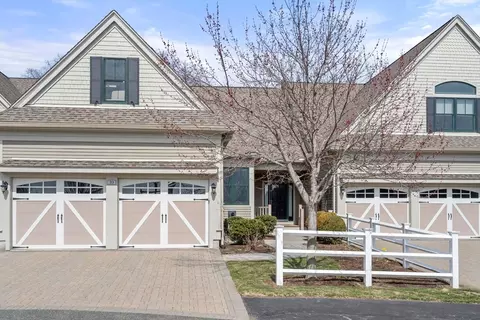 10 Meadows Ln #10, Belmont, MA 02478