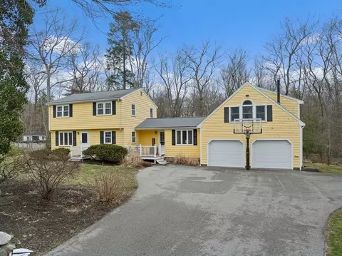 53 Vine St, Hanover, MA 02339
