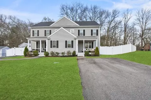 32 Oak Meadow Pl #32, Bridgewater, MA 02324