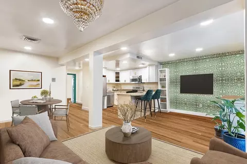 197 Commonwealth #1, Boston, MA 02116