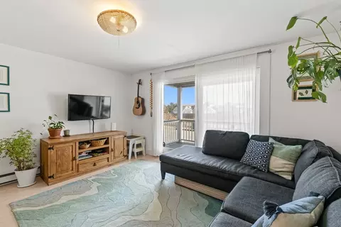 945 Commercial St UNIT 2B, Provincetown, MA 02657