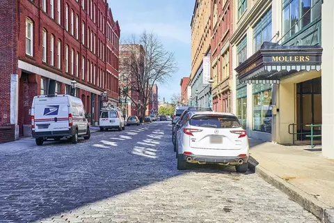 33 Middle St #2, Lowell, MA 01852 photo 2