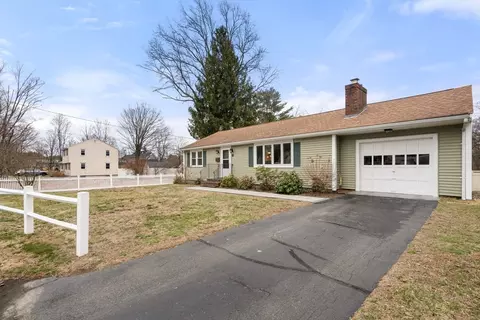 14 Walker St, Maynard, MA 01754