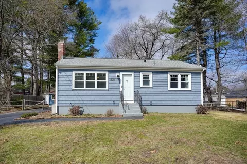52 Main St, Medway, MA 02053