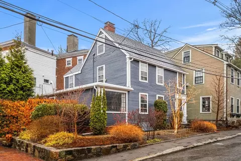 19 Middle St, Marblehead, MA 01945 photo 2
