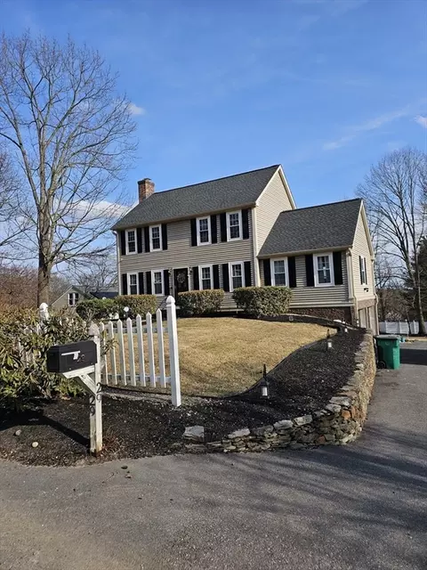 29 Bamford Ave, Fitchburg, MA 01420