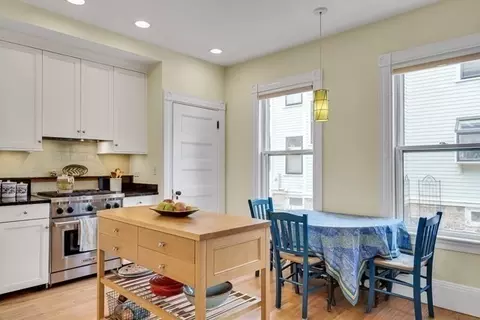 37 Stanton Rd, Brookline, MA 02445 photo 7