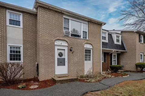 17 Cannongate Rd #94, Tyngsborough, MA 01879
