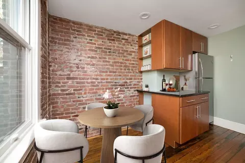 366-368 Sumner St #1, Boston, MA 02128