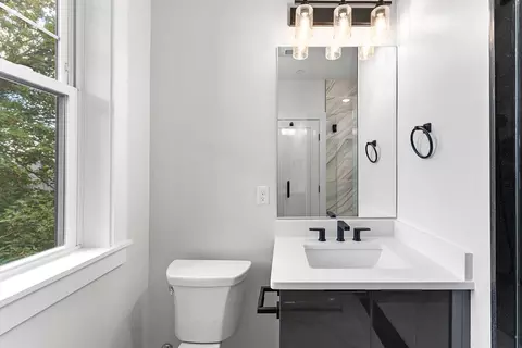 Bath - 115 Thurston St # -E, Somerville, MA 02145 photo 2 of 6