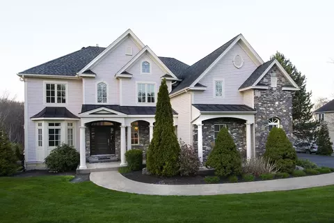 5 Park Grove Ln, Shrewsbury, MA 01545
