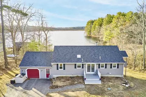 81 Pine Tree Ln, Dracut, MA 01826