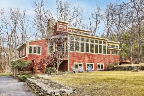 109 E Bare Hill Rd, Harvard, MA 01451