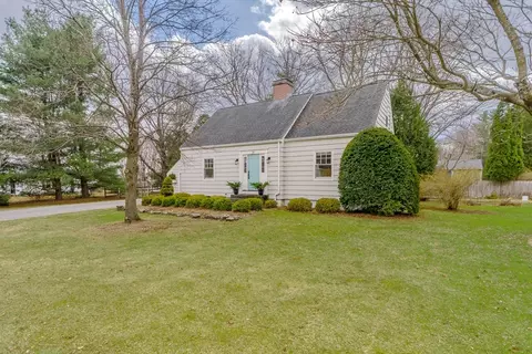 19 Allison St, Northampton, MA 01060